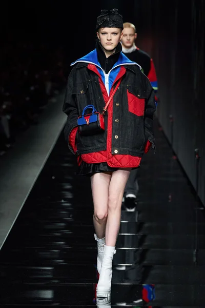 Look 22